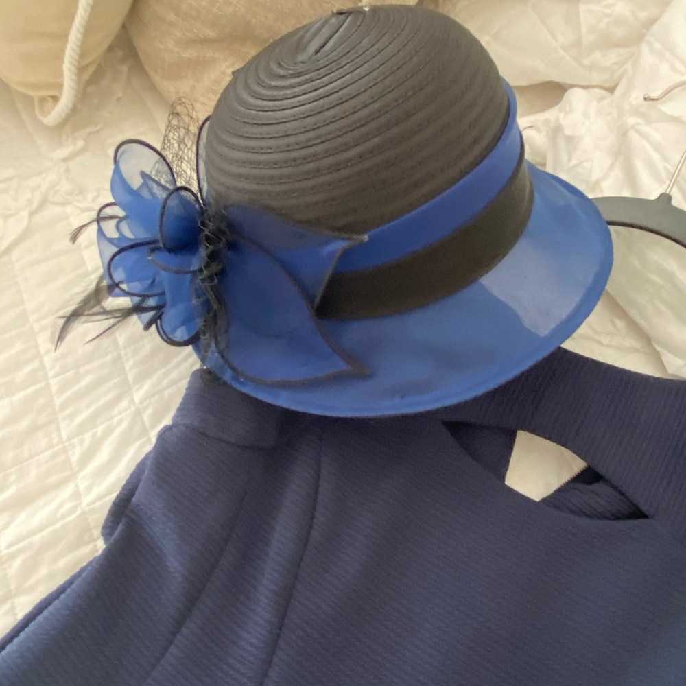 Women’s classy Hat!  New!  Black/Blue Bow